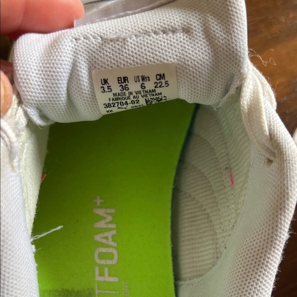 Puma Sneakers in White with Pink and Blue Highlights Youth 6 - Picture 12 of 12